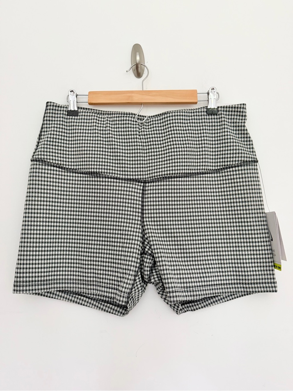 NWT Nike Yoga Women’s High-Rise Black & White Gingham Athletic Shorts Drifit 1X